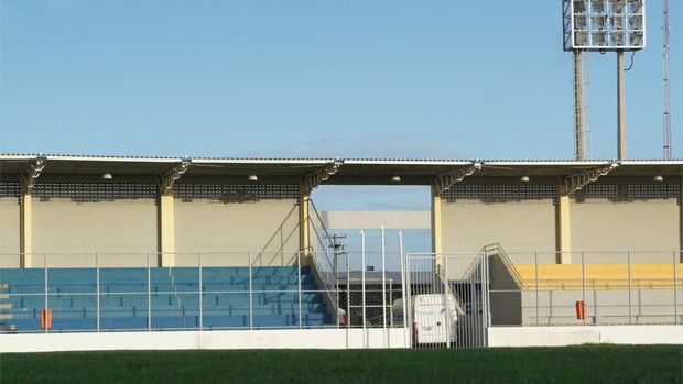 Estádio da Graça, em João Pessoa (Foto: Renata Vasconcellos)