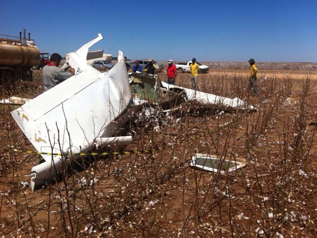 Avião caiu com dois passageiros em Barreiras (Foto: Sigi Vilares / Blog Sigi Vilares)