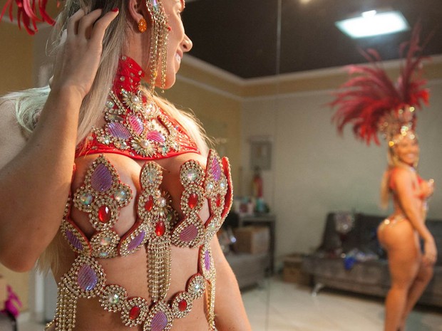 Tati Minerato é rainha da Gaviões da Fiel (Foto: Fabio Tito/G1)