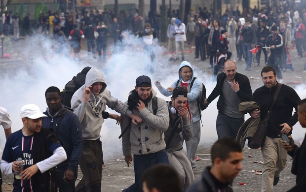 Confusão festa PSG Campeão (Foto: EFE)