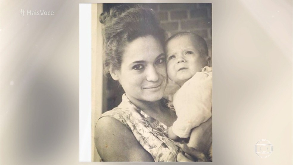 Susana Vieira com seu bebê no colo (Foto: TV Globo)