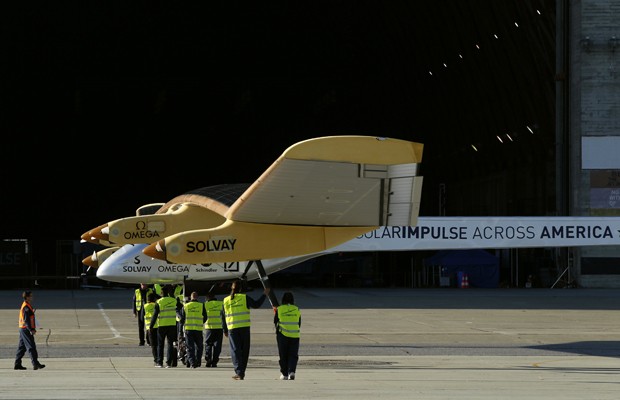 [Internacional] Avião movido a energia solar que vai atravessar os EUA é testado  Solar2
