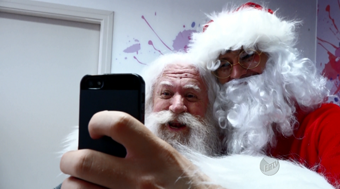 Teve até selfie do Pedro Leonardo com o Papai Noel (Foto: reprodução EPTV)
