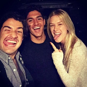 Alexandre Patlo, Gabriel Medina e Fiorella (Foto: Reprodução / Instagram)