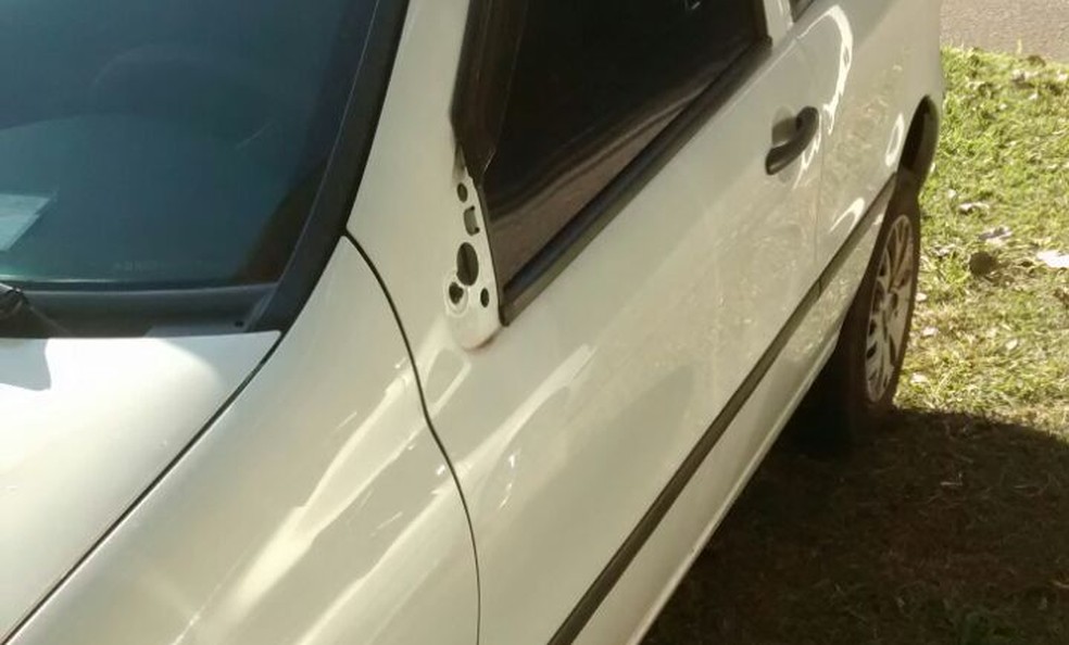 Policial ficou impressionado ao encontrar bilhete em carro com retrovisor danificado (Foto: Arquivo Pessoal/Cristiano Borges)