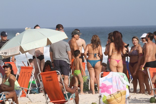 Bruce Springsteen na praia (Foto: Fabio Martins/ Foto Rio News)