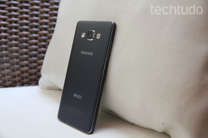 Traseira do Galaxy A5 (Foto: Gabriella Fizman/TechTudo) Traseira do Galaxy A5 (Foto: Gabriella Fizman/TechTudo)