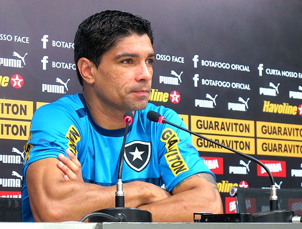 Renato no treino do Botafogo (Foto: Thales Soares / Globoesporte.com) Renato no treino do Botafogo (Foto: Thales Soares / Globoesporte.com)
