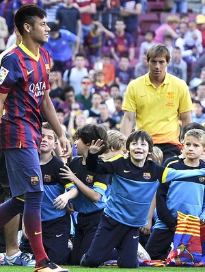 Neymar apresentação Barcelona Camp Nou (Foto: Getty Images)