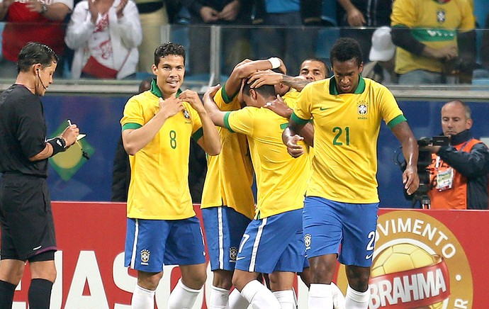 Hernanes brasil gol frança amistoso arena do grêmio (Foto: Agência EFE)