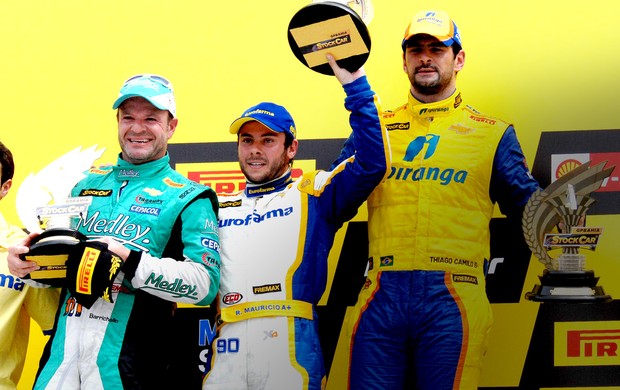 Barrichello e Ricardo Maurício pódio Stock Car Salvador 2 (Foto: Miguel Costa Jr. / Divulgação MF2)