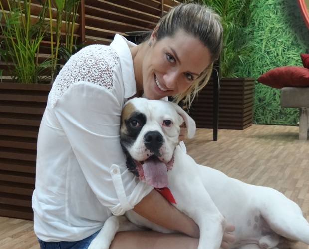 Johnny é o cachorra da atriz Giovanna Ewbank (Foto: Domingão do Faustão / TV Globo)