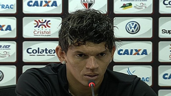 Júnior Viçosa, atacante do Atlético-GO (Foto: Reprodução/TV Anhanguera)