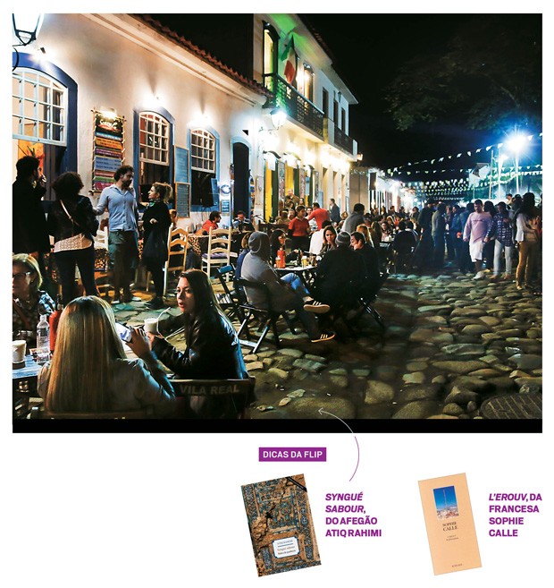 Paraty: a feira literária da cidade é uma das fontes de Claudia para montar o seu acervo (Foto: Agência O Globo) Paraty: a feira literária da cidade é uma das fontes de Claudia para montar o seu acervo (Foto: Agência O Globo)