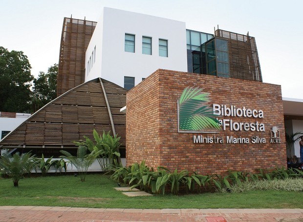 A Biblioteca da Floresta é especializada em assuntos e autores da Amazônia e do Acre, além de reunir informações sobre meio ambiente e sustentabilidade (Foto: Reprodução/dajoaobarbosacoelho)