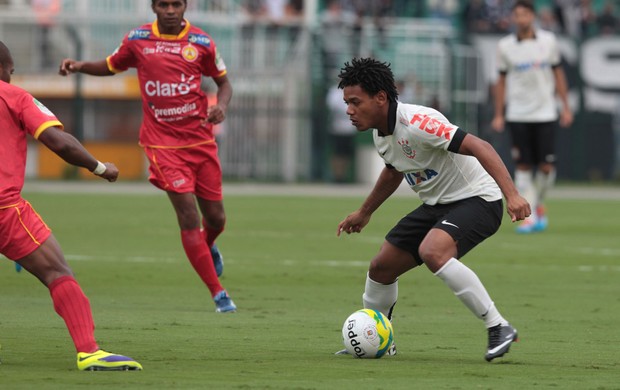 Atuações do Corinthians: Romarinho dá show; dupla de meias se destaca