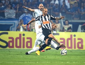 Diego Tardelli, Cruzeiro X Atlético-mg (Foto: Gustavo Andrade)