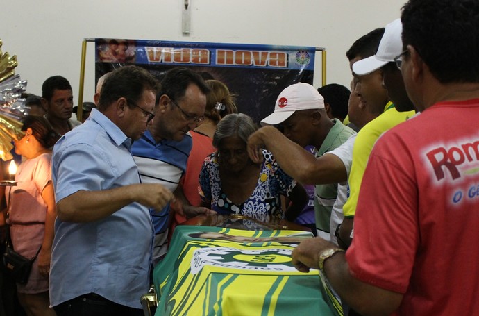 Velório de Leonardo em Picos, terra natal  (Foto: Wenner Tito )