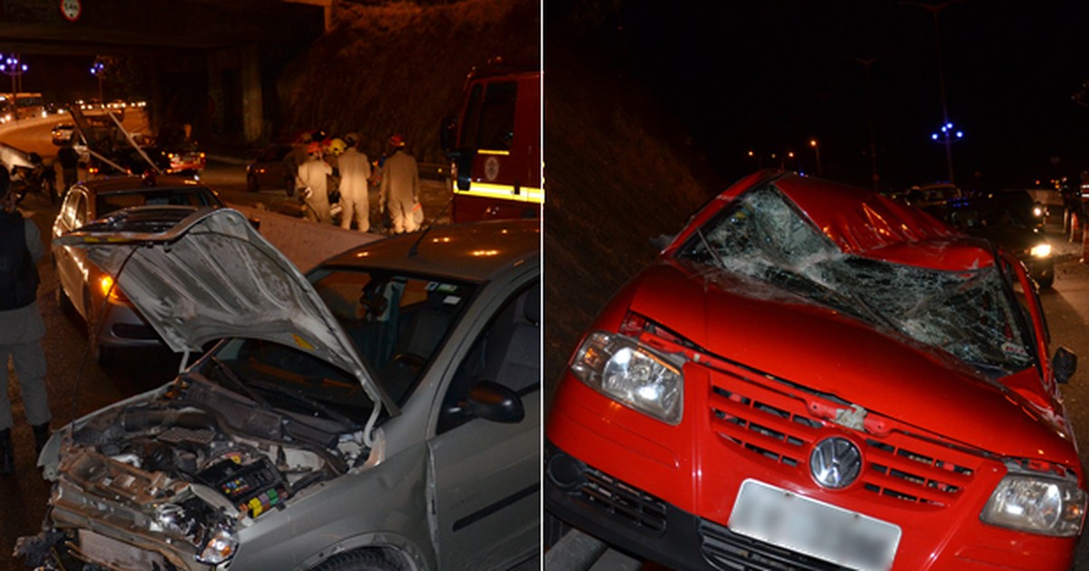 G1 - Pai e filho ficam feridos depois que poste cai em cima de carro na PB - notícias em Paraíba