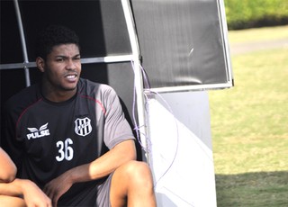 Bruno Sabino, atacante da Ponte Preta (Foto: Heitor Esmeriz/Globoesporte.com)