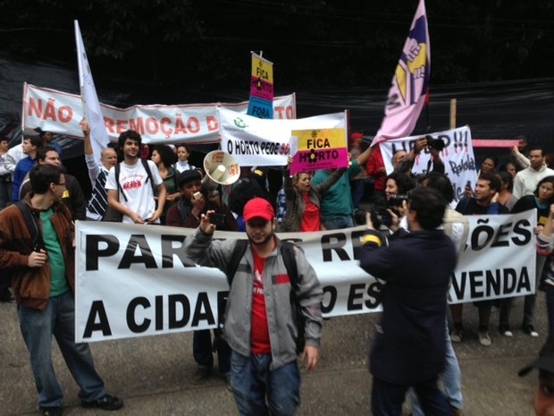 G1 Manifestantes acampam em frente à casa do prefeito Eduardo Paes