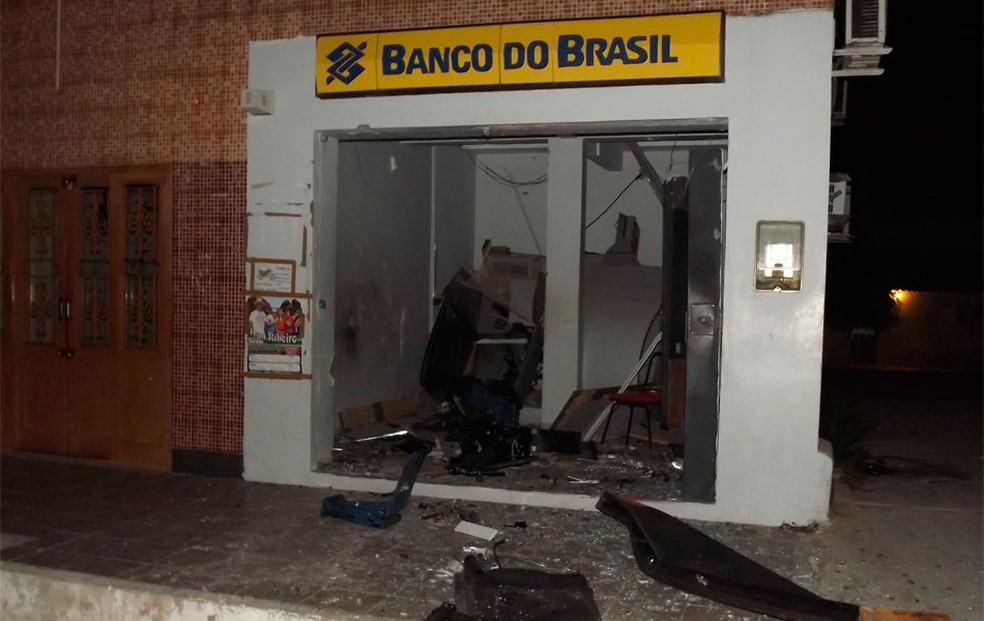 Suspeitos seriam responsáveis por ataques a bancos e agências dos Correios  (Foto: Gelli Maia)
