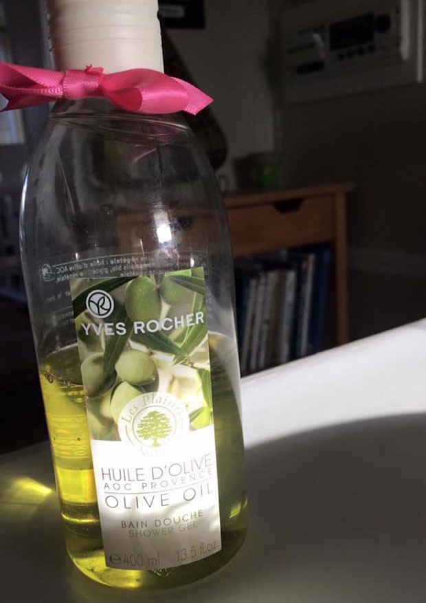A embalagem de shampoo à base de oliva que fez Melony Jackson confundir com azeite de oliva (Foto: Reprodução/Reddit/petermal67) A embalagem de shampoo à base de oliva que fez Melony Jackson confundir com azeite de oliva (Foto: Reprodução/Reddit/petermal67)