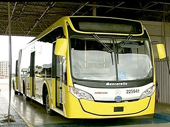 Um dos ônibus do Expresso DF que será apresentado à população nesta quarta-feira (2). (Foto: TV Globo / Reprodução)