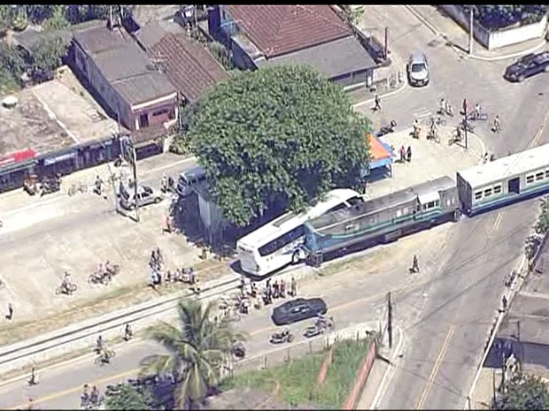 22 pessoas ficaram feridas durante o acidente (Foto: Reprodução/ TV Globo)