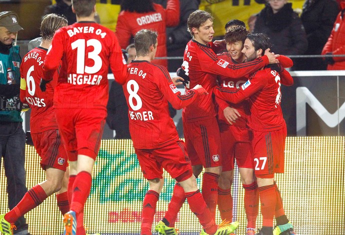 Bayer Leverkusen comemoração gol contra o Borussia Dortmund (Foto: Reuters)