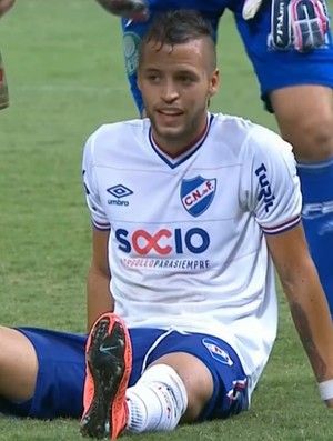 Jornalista pede expulsão por 'fraude' em simulação de jogador do Nacional