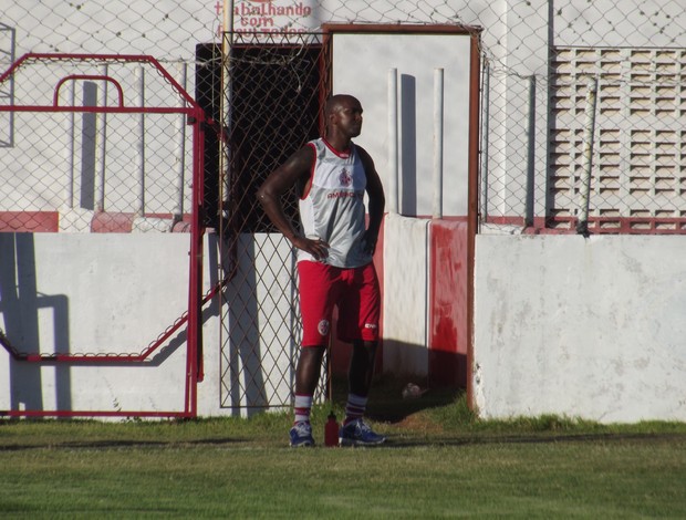 Itamar chegou ao América-RN nesta quinta-feira (Foto: Tiago Menezes)