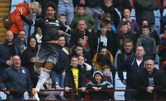 Corinthians diz aguardar Chelsea, mas admite retorno de Pato em julho
