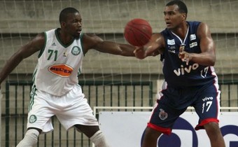 No Palestra, Franca vence Palmeiras e garante vaga nos playoffs do Paulista