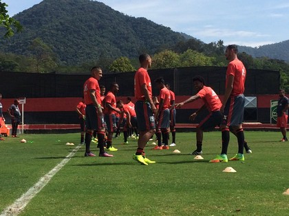 Flamengo treino Guerrero (Foto: Reprodução/Twitter)