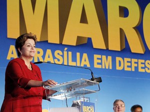 Presidente Dilma Rousseff durante 15ª Marcha dos Prefeitos em Brasília nesta terça-feira (15) (Foto: Roberto Stuckert Filho/ Presidência)