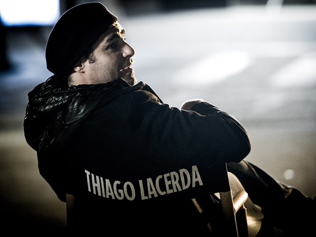 Thiago Lacerda vive ele mesmo no episódio desta quinta-feira (Foto: A Grande Família / TV Globo)