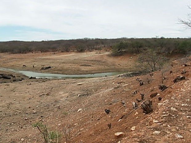 Reservatórios vazios deixam nordestinos em situação de emergência (Foto: Reprodução/TV Grande Rio)