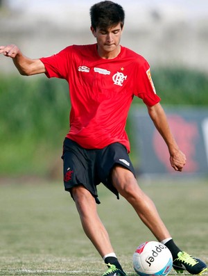 Mattheus treino Flamengo (Foto: Fábio Borges / VIPCOMM)