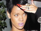 Rihanna vai a restaurante usando dentes de ouro