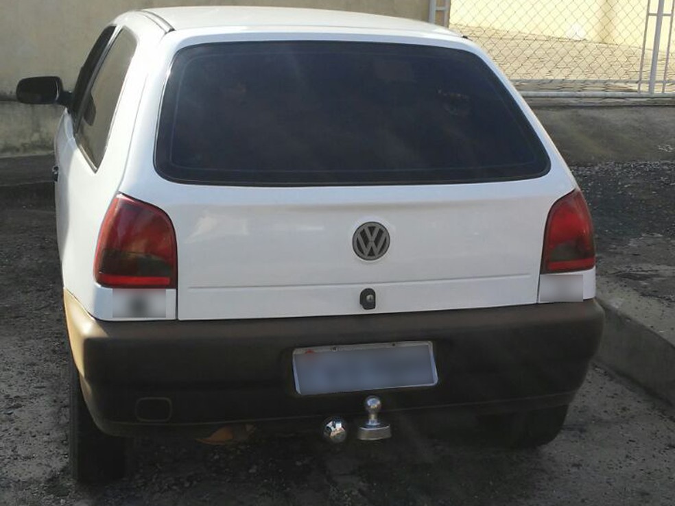 Veículo ocupado pelos indivíduos também foi apreendido, segundo a PM (Foto: Polícia Militar/Cedida)