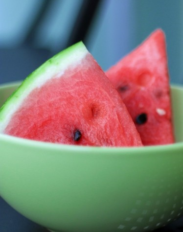 Doce e refrescante, a melancia possui 92% de água (Foto: VisualHunt.com)