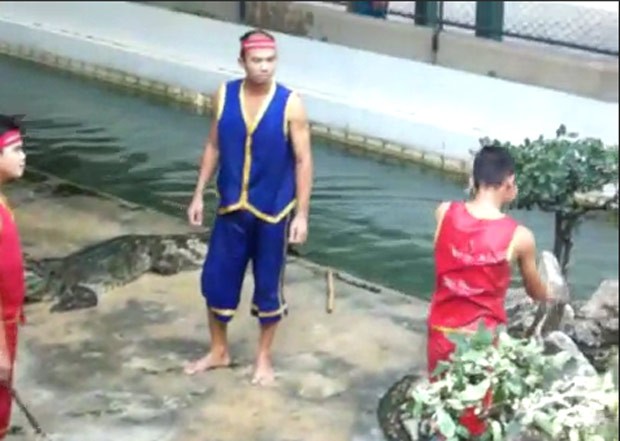 Além da queda, homem acabou levando bronca de colega (Foto: Reprodução/Imgur/ThisIsVegas1337) Além da queda, homem acabou levando bronca de colega (Foto: Reprodução/Imgur/ThisIsVegas1337)