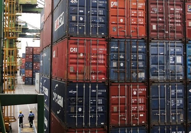 Contêineres no porto de Santos, no Estado de São Paulo - exportação - importação - balança comercial (Foto: Fernando Donasci/Reuters)