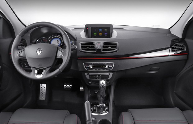 Renault Fluence GT Line 2016 (Foto: Rodolfo Buhrer / La Imagem)