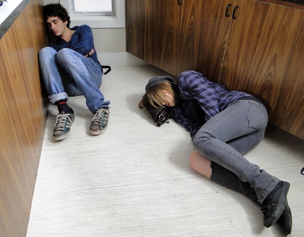 Alunos dormiram trancados na sala