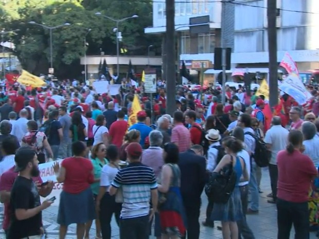 protesto, centro, porto alegre, rs (Foto: Reprodução/RBS TV)