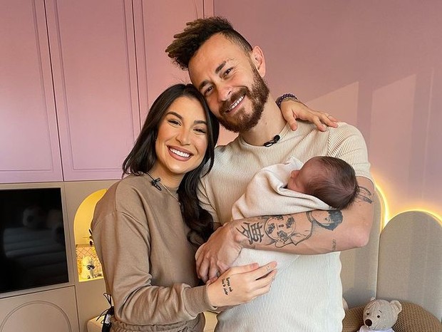 Bianca e Fred no quarto de Cris (Foto: Reprodução/Instagram) Bianca e Fred no quarto de Cris (Foto: Reprodução/Instagram)