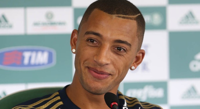 De desconhecido a titular absoluto: a ascensão de Vitor Hugo no Palmeiras