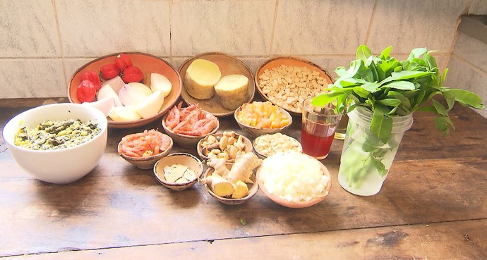 Ingredientes do efó (Foto: TV Bahia)